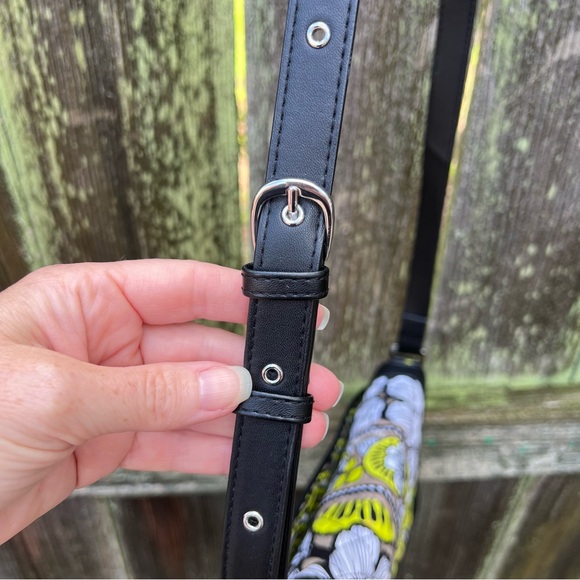 New Vera Bradley Crossbody Citron Purse - Picture 10 of 11